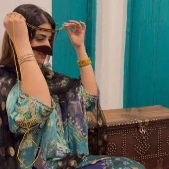 کاور آهنگ بی خو شگفتن با لبسون چین و ماچینی
