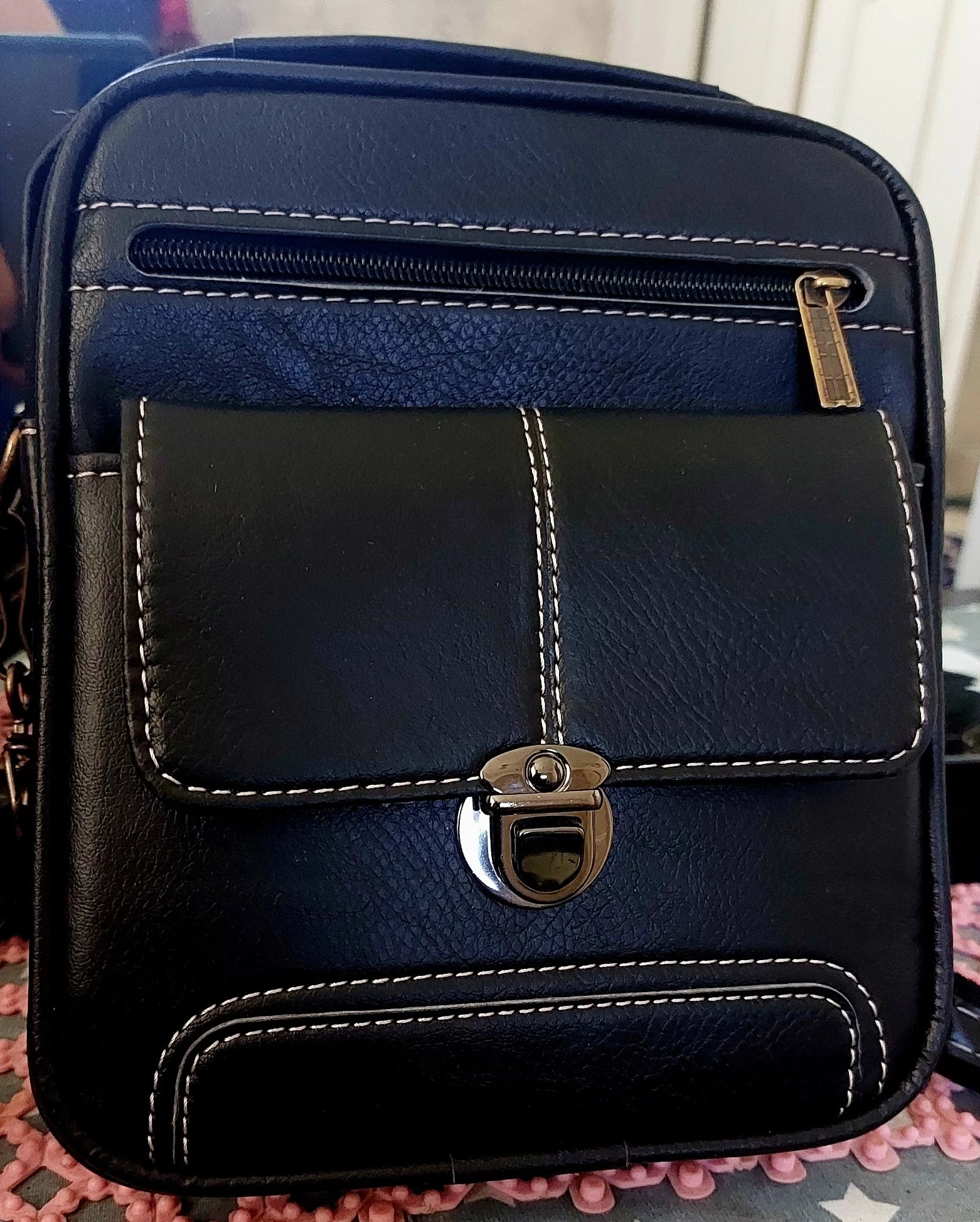 كيف رو دوشی مردانه جادار و شیک برای مدارک، گوشی و لوازم شخصی 2