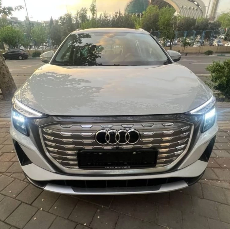 عکس آئودی q5 e tron
