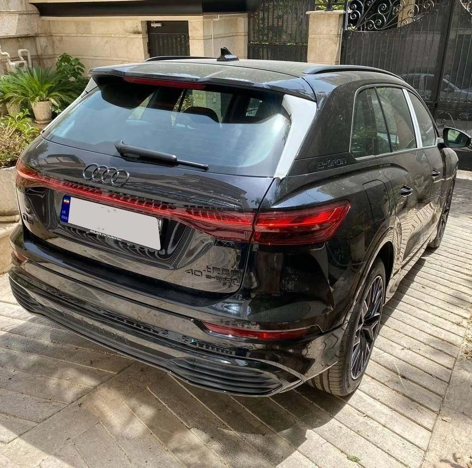 عکس آئودی q5 e tron