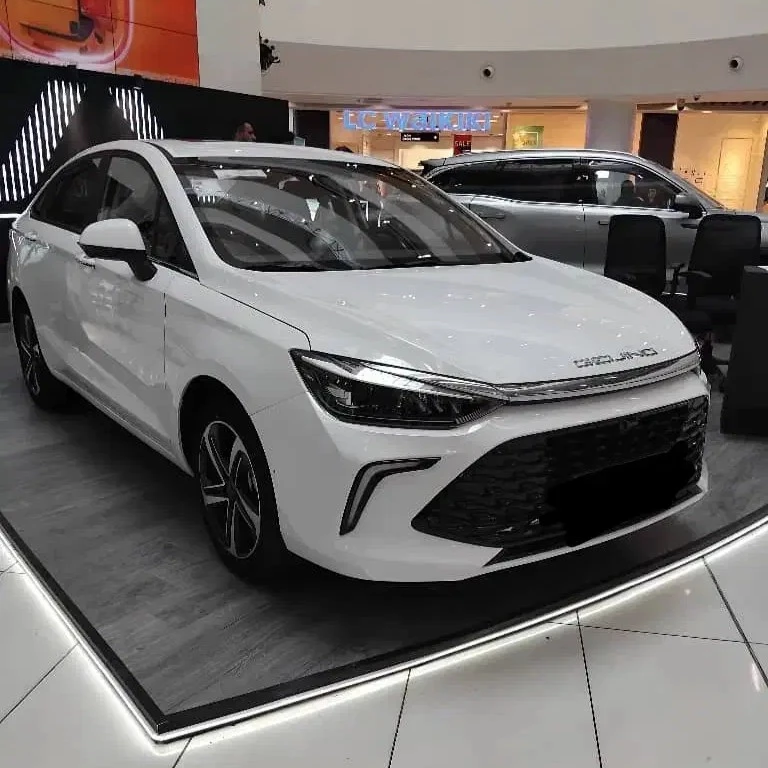 عکس بایک سابرینا پلاس - بیجینگ U5