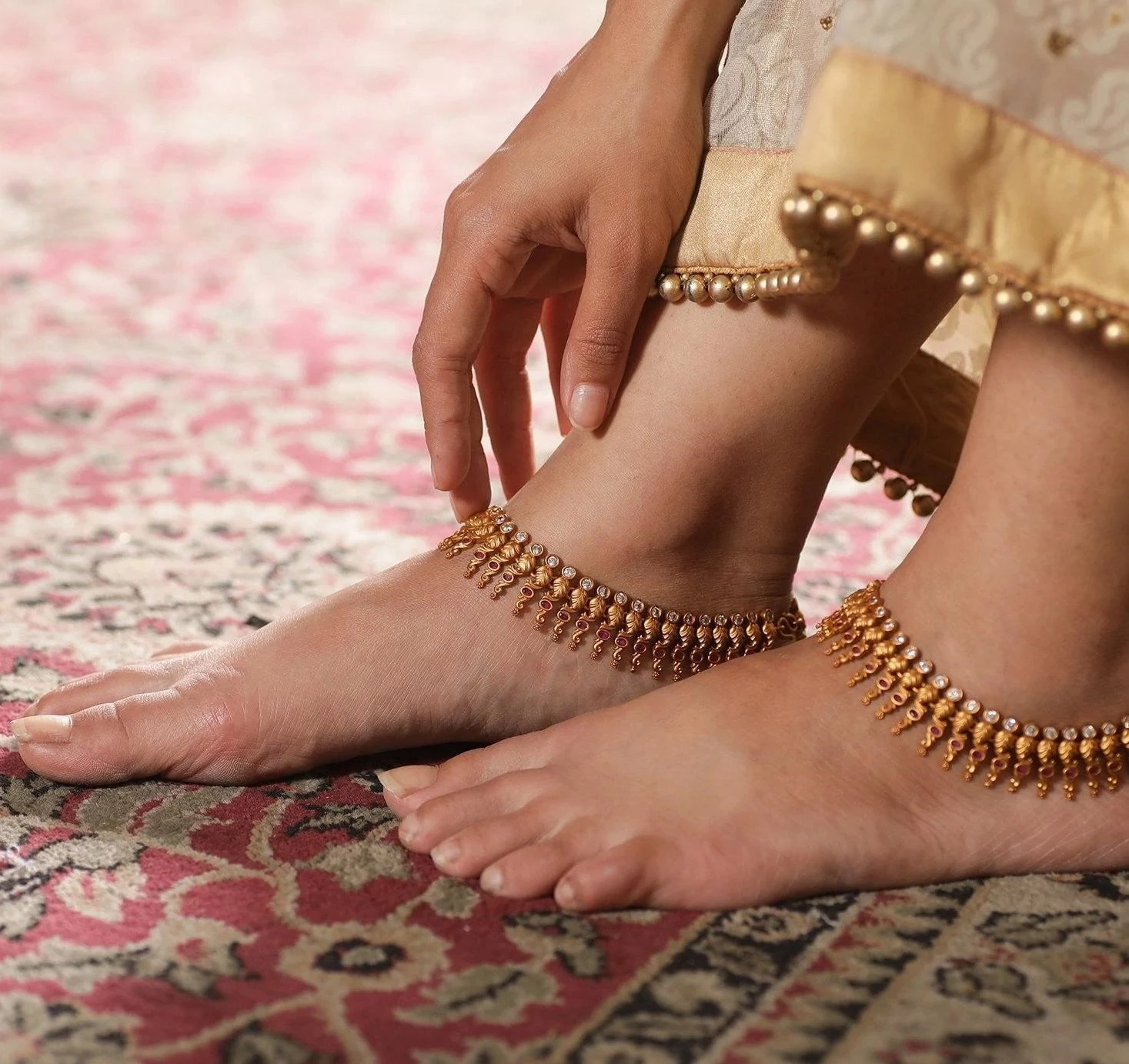 عکس پابند