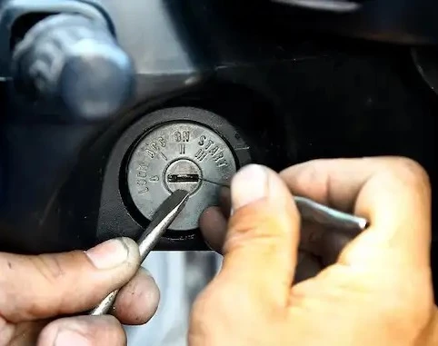 علت خاموش نشدن ماشین بعد از بستن سوییچ + حل مشکل